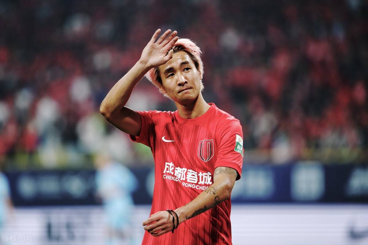 Faker意外战胜阿森纳，锐不可当引爆全场！引发球迷热议(fakervsshowmaker)