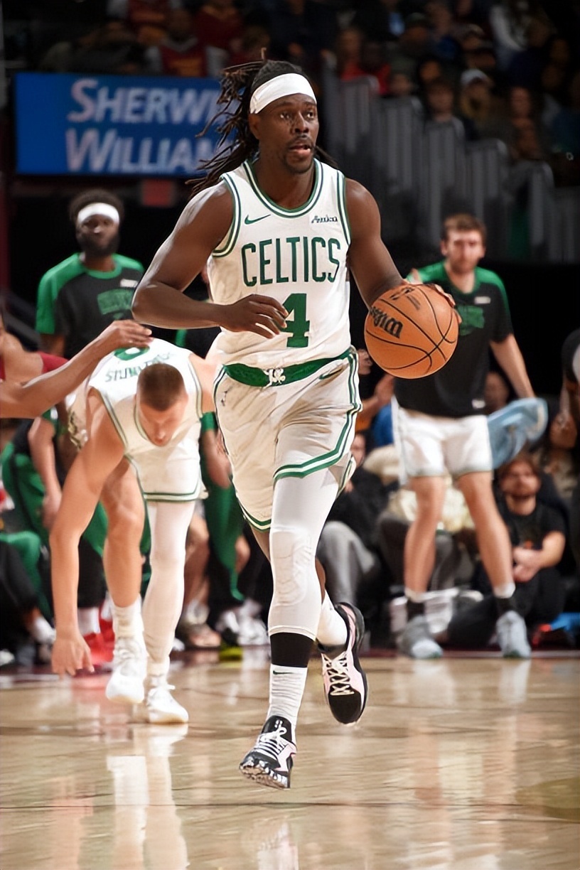 九游体育平台关于足总杯赛程吃紧，波士顿凯尔特人清晨状态回暖，悬念犹存，训练强度明显提升的信息