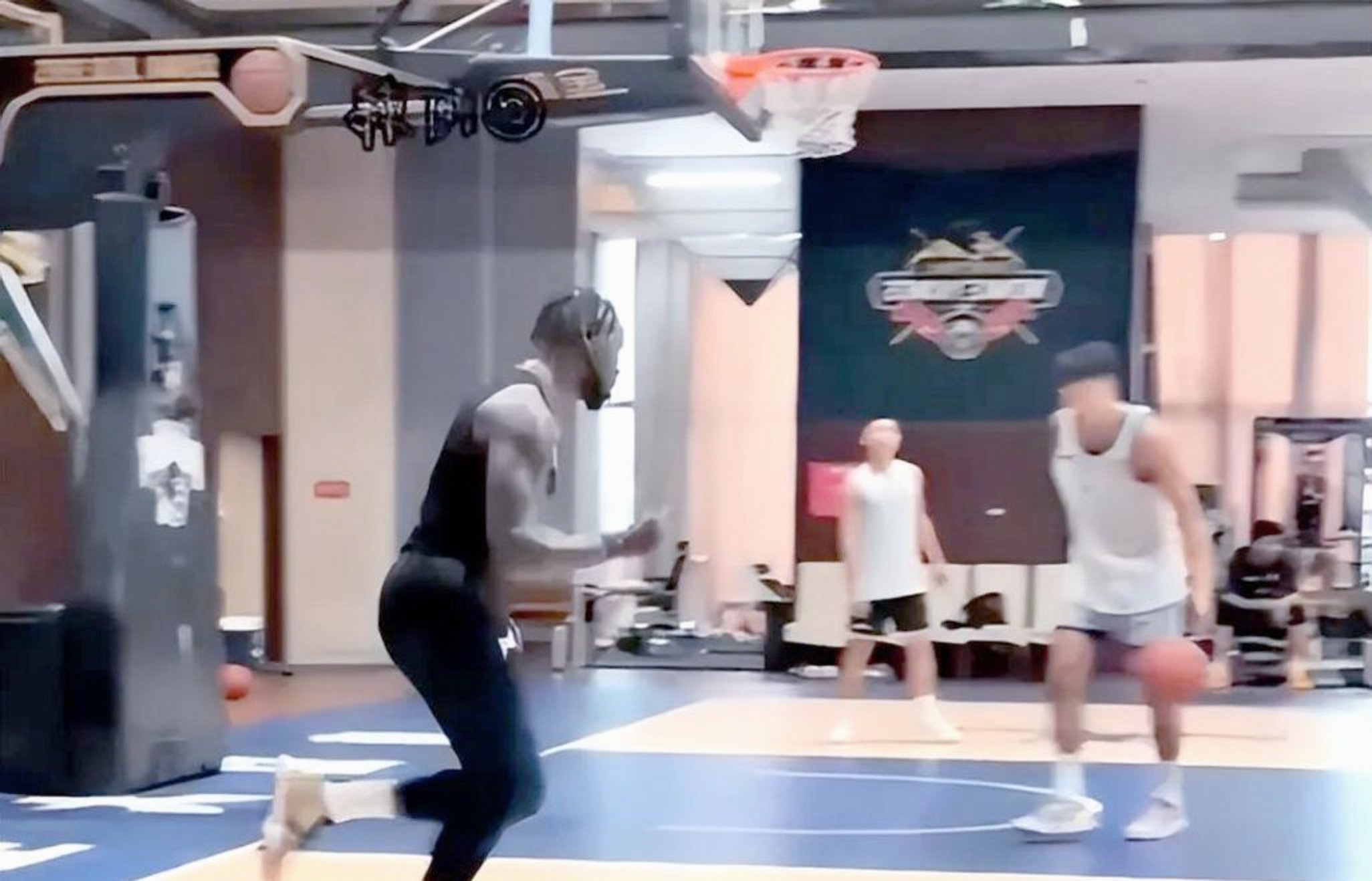 加时末段广东宏远备战NBA季后赛,远射贴柱细节曝光,引发热议,更衣室氛围转暖的简单介绍 加时末段广东宏远备战NBA季后赛,远射贴柱细节曝光,引发热议,更衣室氛围转暖的简单介绍