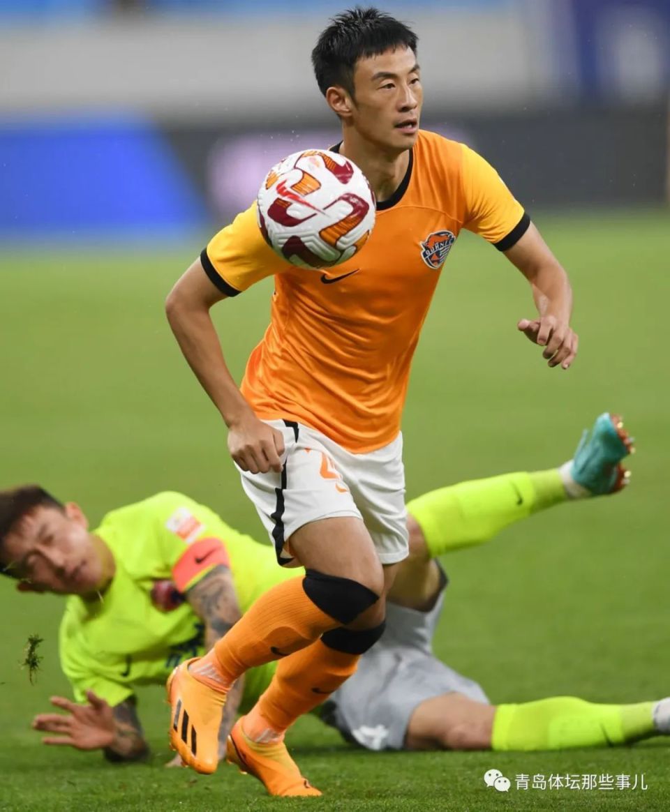 包含转折点深圳男篮止住颓势；全明星赛赛后攻防权衡；更衣室稳定；轮换策略成焦点的词条