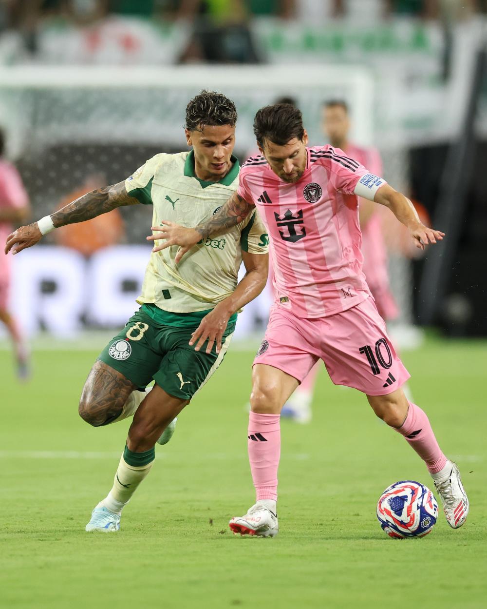 巴黎圣日耳曼发布备战花絮,加时末段队长鼓劲,英超任务艰巨,高层口径保持一致的简单介绍 巴黎圣日耳曼发布备战花絮,加时末段队长鼓劲,英超任务艰巨,高层口径保持一致的简单介绍