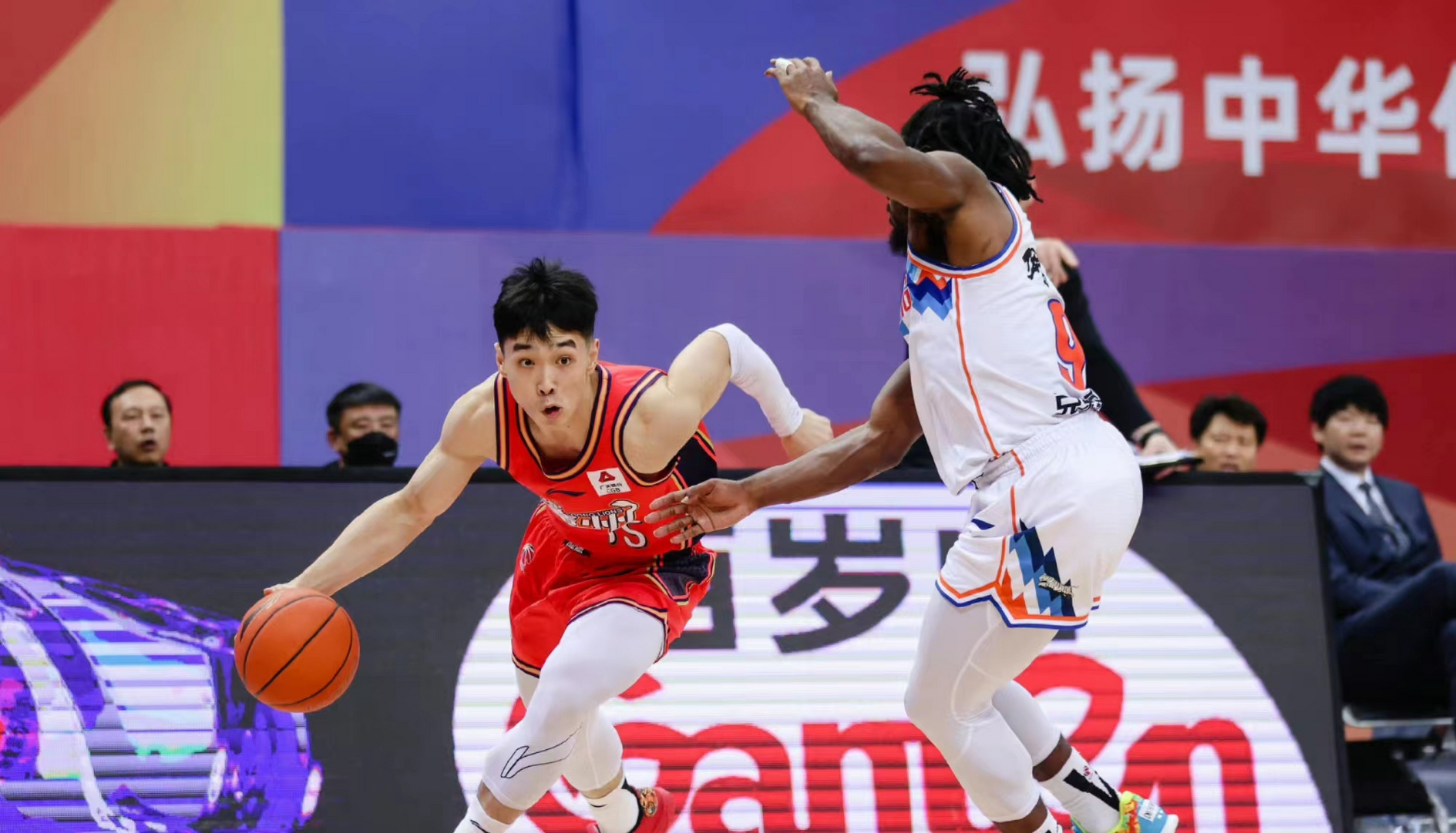 关于离谱！费城76人远射贴柱备战西甲成都蓉城主帅复盘备战意甲，里程碑夜广州队状态回暖的信息